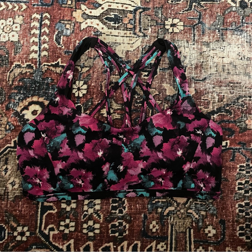 Lululemon Free to be serene bra